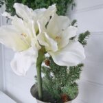 Konstgjord vit amaryllis. Besök blickfang.se