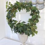 Stor naturtrogen konstgjord murgröna på båge. Besök blickfång.se