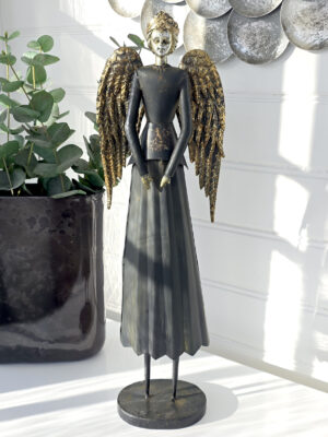 svart ängel i metall för inredning och dekoration