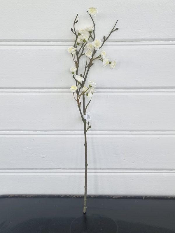 Vit-konstgjord-blomkvist-2