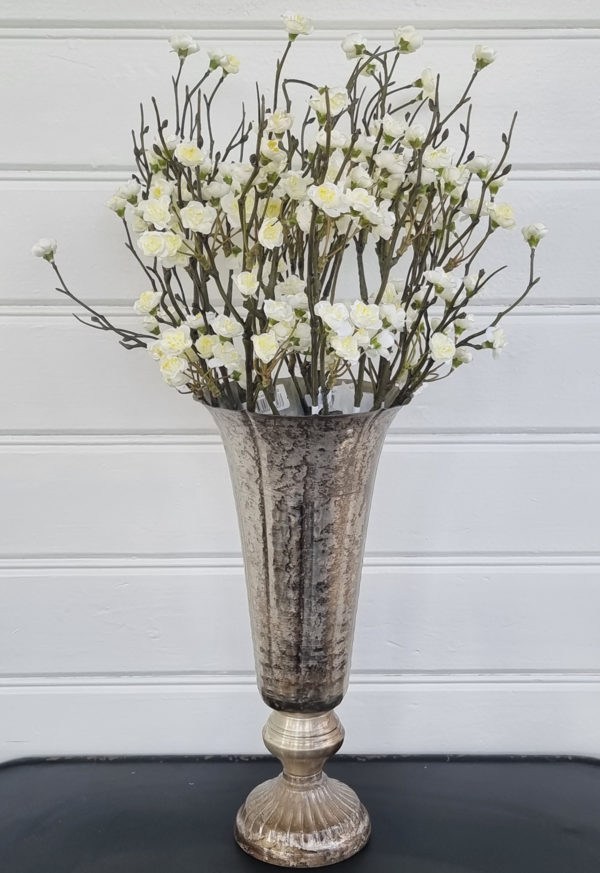 Vit-konstgjord-blomkvist