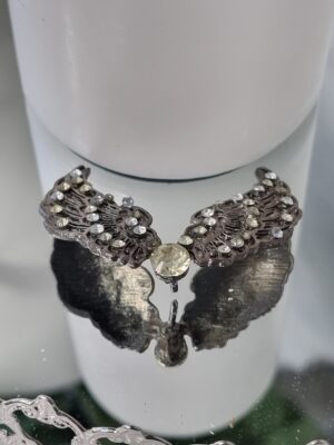 Änglavingar strass som ljussmycke. Besök blickfång.se
