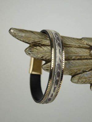 Armband ormskinn. Besök Blickfång.se