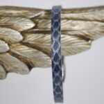 Armband snake grå. Besök Blickfång.se