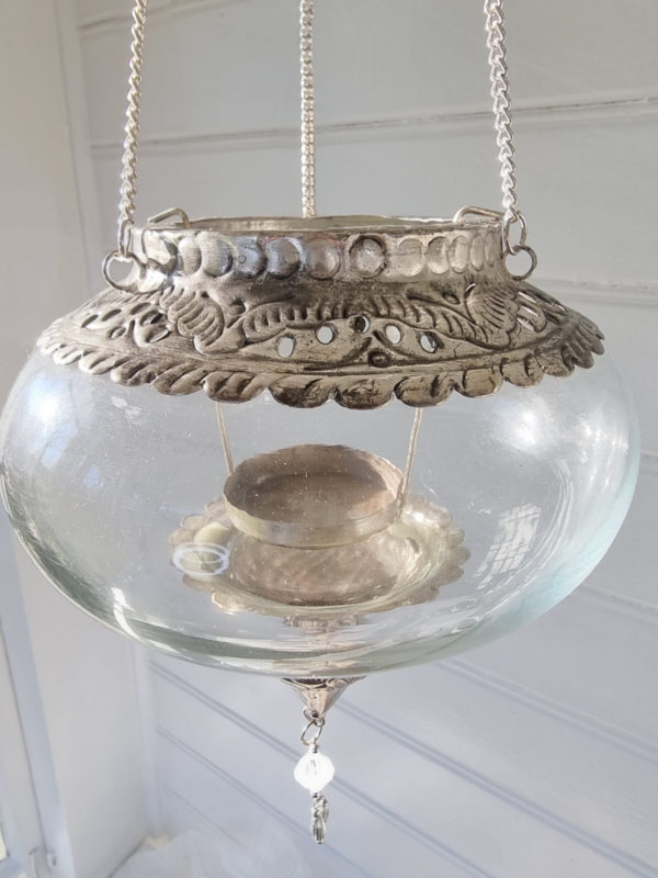 hangampel-i-glas-och-silver-i-fransk-lantlig-stil-1