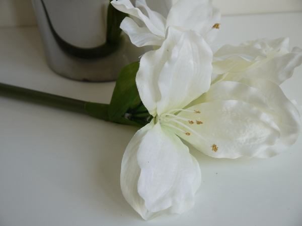 Konstgjord-vit-amaryllis-1