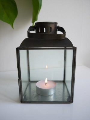 Liten svart lykta