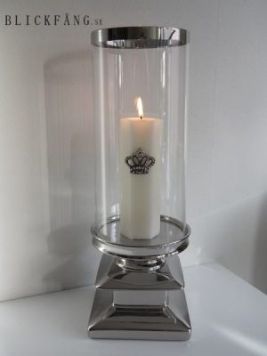 Stor ljuslykta med glascylinder