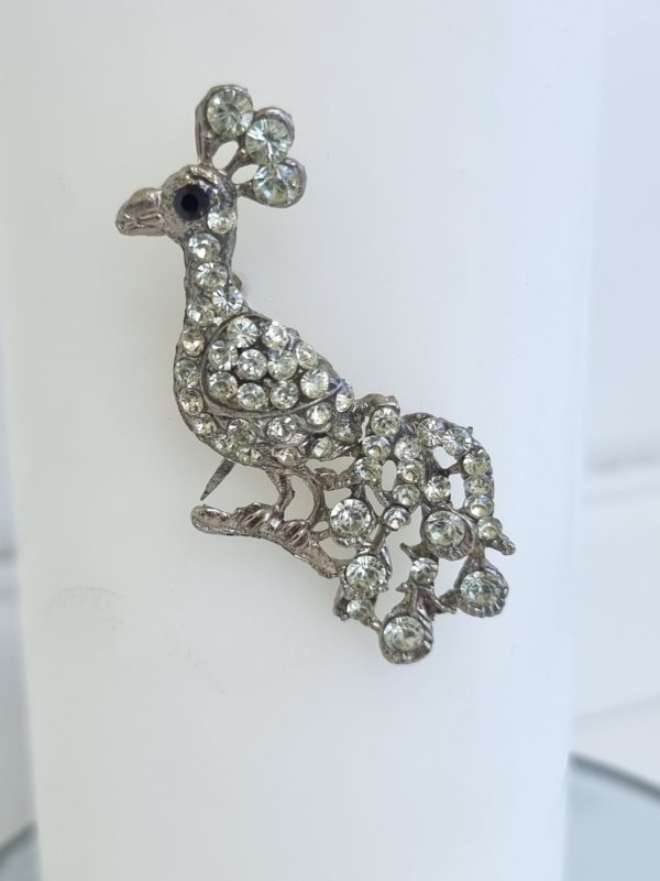 ljussmycke-pafagel-med-strass-1