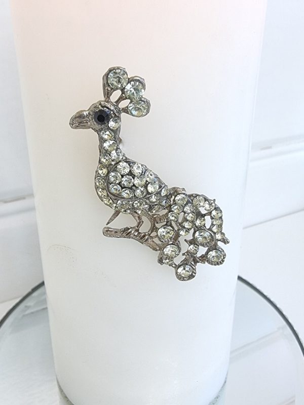 ljussmycke-pafagel-med-strass-2