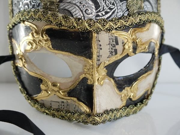 mask-dekoration