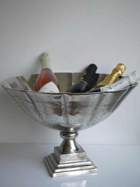 Stor-skal-pa-fot-i-silver-metall-4