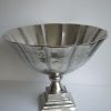 Stor-skal-pa-fot-i-silver-metall-1