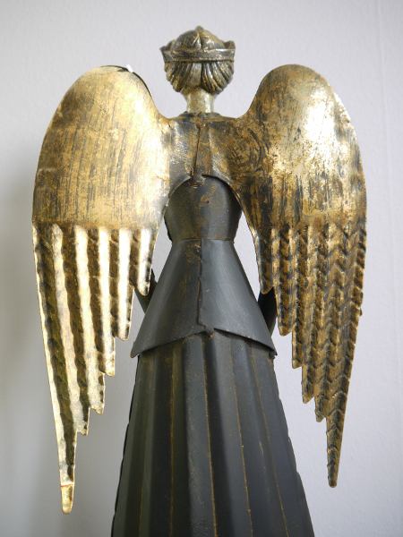 Svart-angel-prydnadsfigur-i-metall-2
