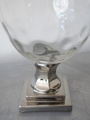 Glasvas på fot i sivler. Besök Blickfång.se