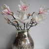 Rosa konstgjord naturtrogen magnolia. Besök Blickfång.se