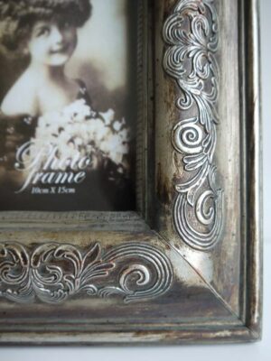 Fotoram i romantisk antik stil. Besök Blickfång.se