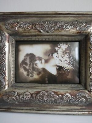 Fotoram i romantisk antik stil. Besök Blickfång.se