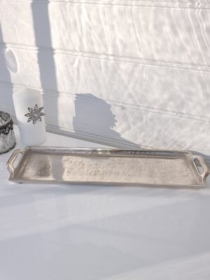 Ruff ljusbricka i silver. Besök blickfång.se