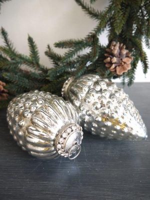 Julkula kotte i fattigmanssilver strass. Besök Blickfång.se