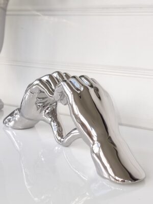 Hjärtformade händer prydnadsfigur. Besök Blickfång.se