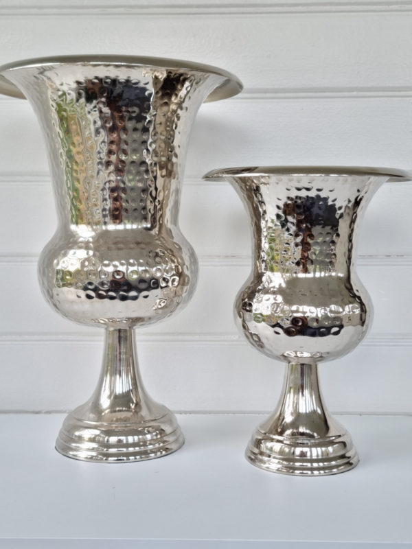 Stor-kruka-pa-fot-i-silver-1