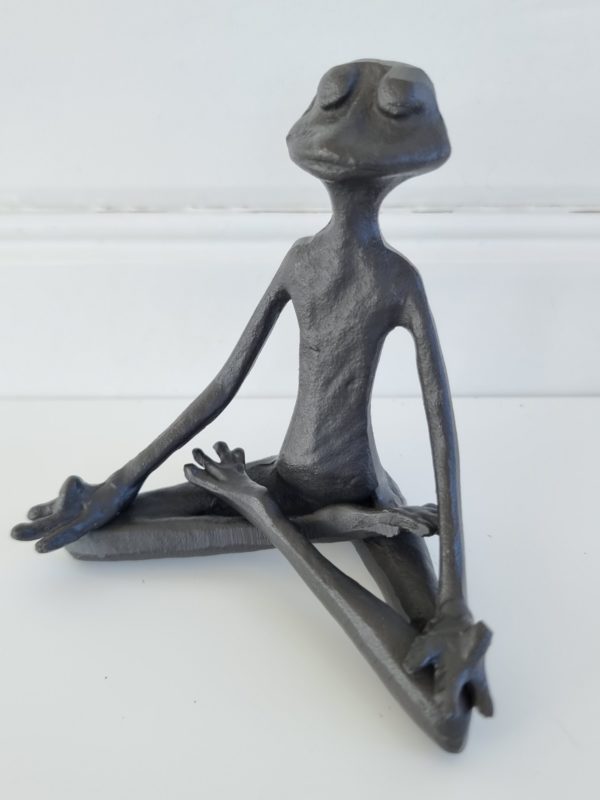 Yoga-groda-prydnadsfigur-i-jarn-1