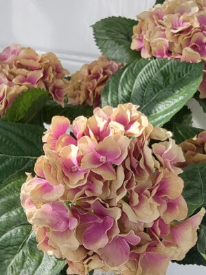 konstgjord hortensia. Besök Blickfång.se