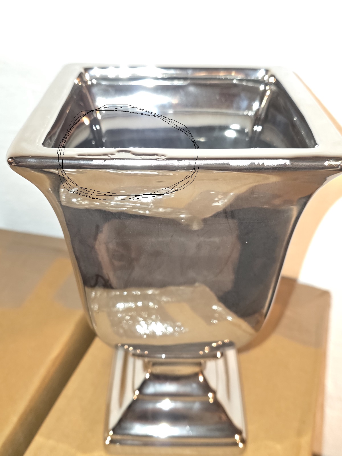 Fyrkantig-kruka-silver-pa-fot-10