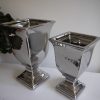Fyrkantig-kruka-silver-pa-fot-1