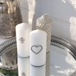 Rund spegelbricka med silverkant. Besök blickfång.se