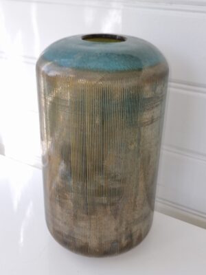 Blå turkos rund glasvas. Besök Blickfång.se