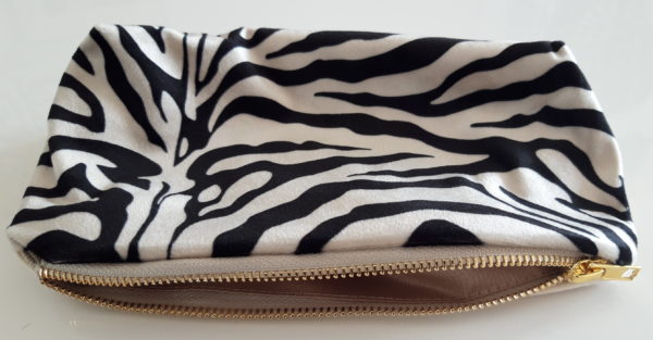 Necessar-med-zebra-monster-1
