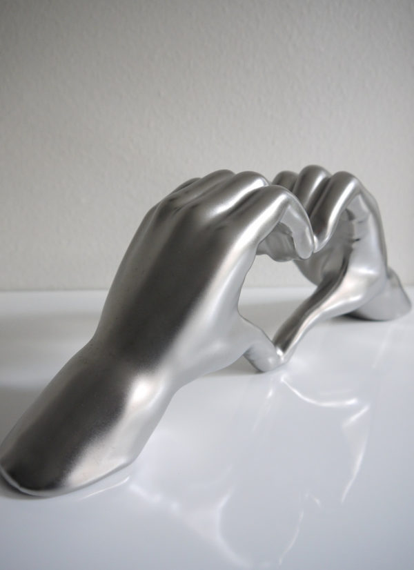 Hander-i-silver-formad-som-hjarta-3