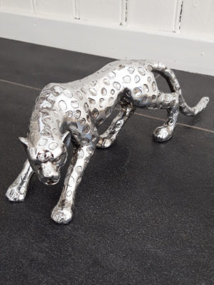Leopard dekorationsdjur i silver. Besök Blickfång.se