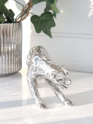 Leopard dekorationsdjur i silver. Besök Blickfång.se