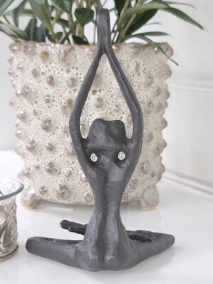 Yoga groda figur i gjutjärn. Besök Blickfang.se