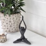 Yoga groda figur i gjutjärn. Besök Blickfang.se