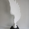 vit-vinge-pa-fot-prydnadsfigur-3