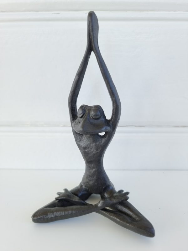 yoga-groda-figur-i-gjutjarn