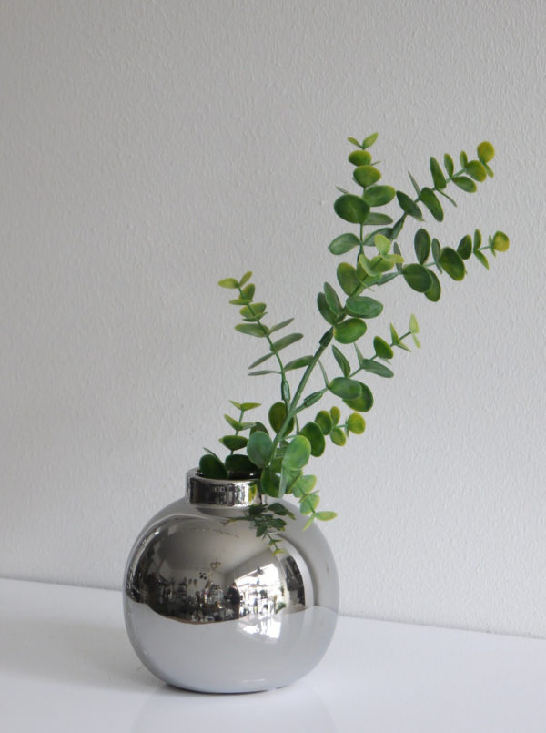 rund-liten-vas-i-silver