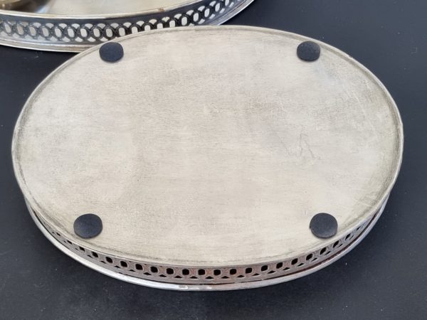 oval-ljusbricka-i-metall-3