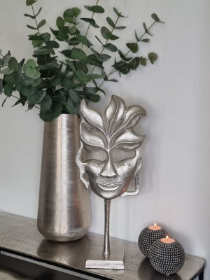 Dekoration mask i silver. Besök Blickfång.se