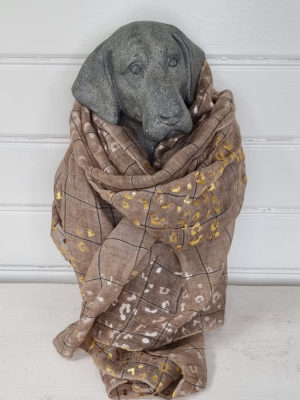 Beige scarf med guld och silver. Besök blickfång.se