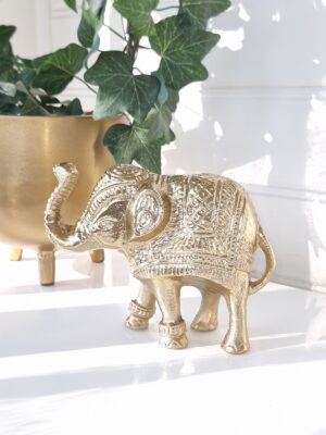 Dekoration elefant i guld metall. Besök blickfång.se