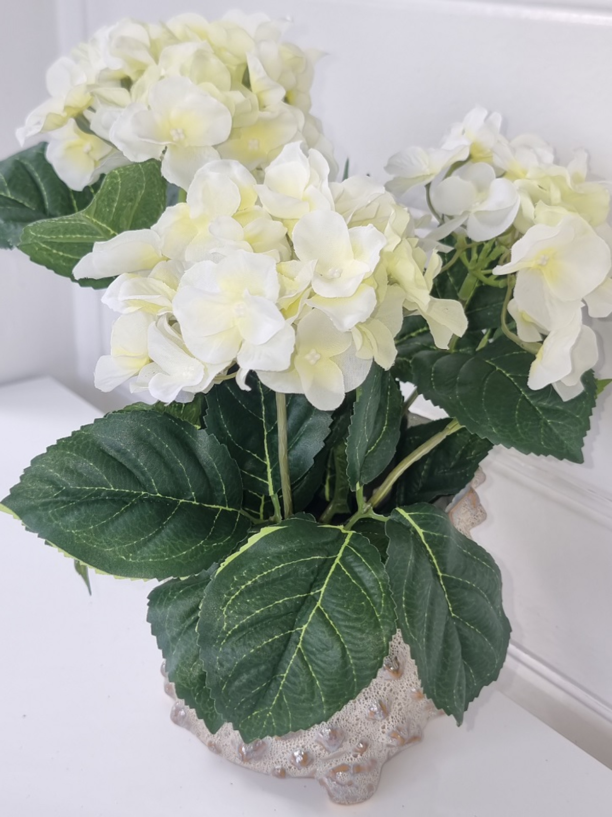 Konstgjord-liten-vit-hortensia