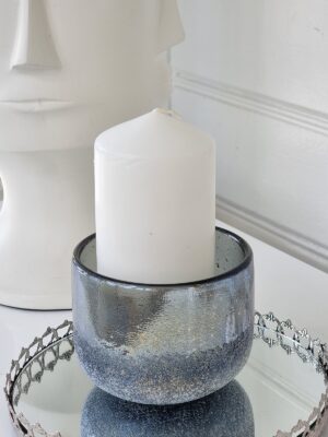 Ljuslykta blå silver glittrig. Besök blickfång.se