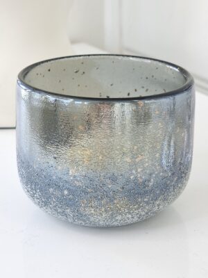 Ljuslykta blå silver glittrig. Besök blickfång.se