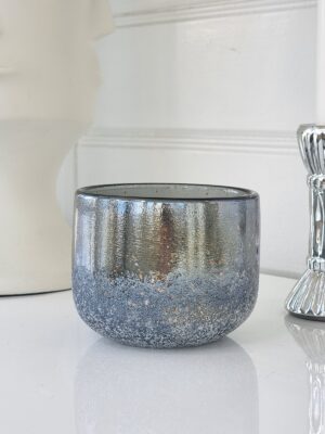 Ljuslykta blå silver glittrig. Besök blickfång.se