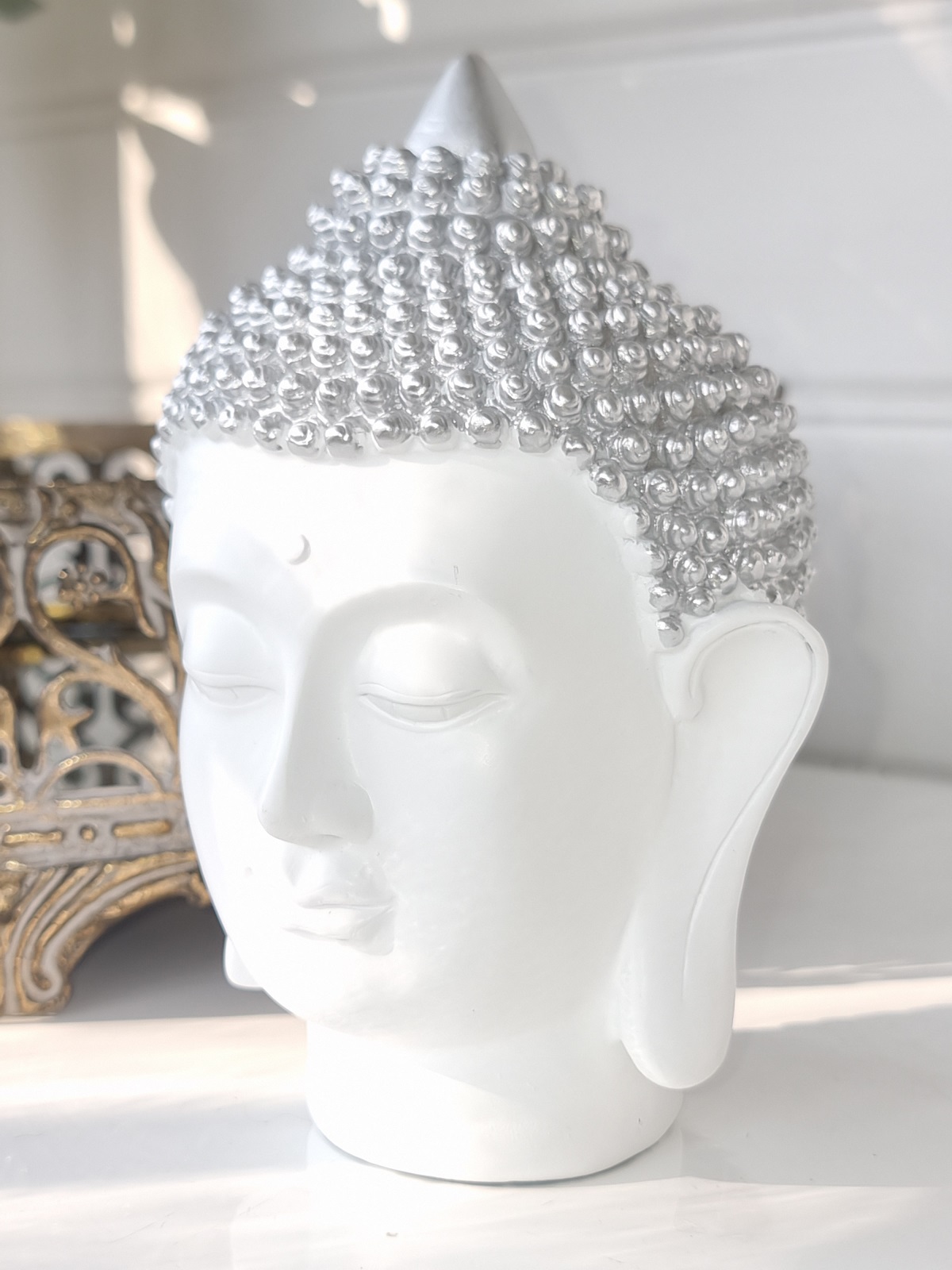 Thai buddha vitt ansikte. Besök blickfång.se